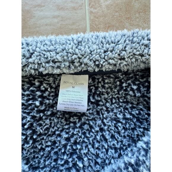 Royal Class Size M Sherpa Fleece Soft 1/4 Zip Gray Pull Over Sweater - Picture 5 of 8